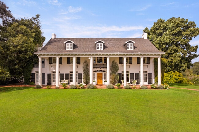 property at 1006 N Crescent Dr