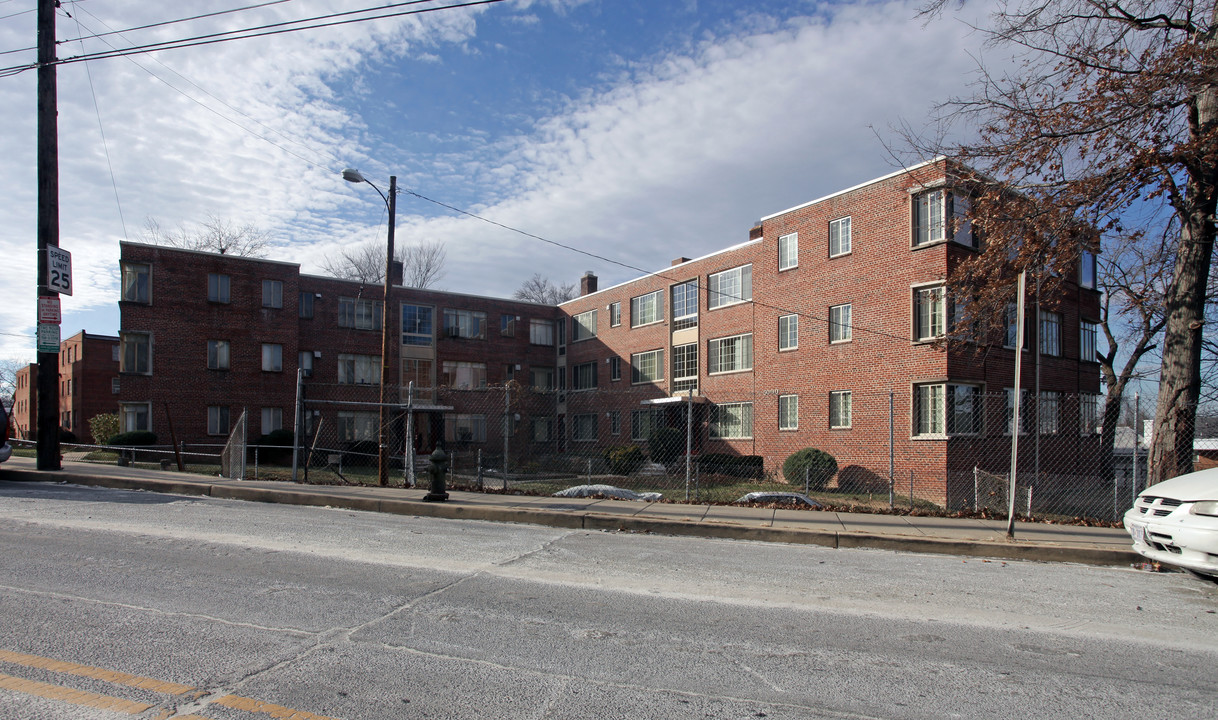 5000 Fort Totten Dr NE in Washington, DC - Building Photo