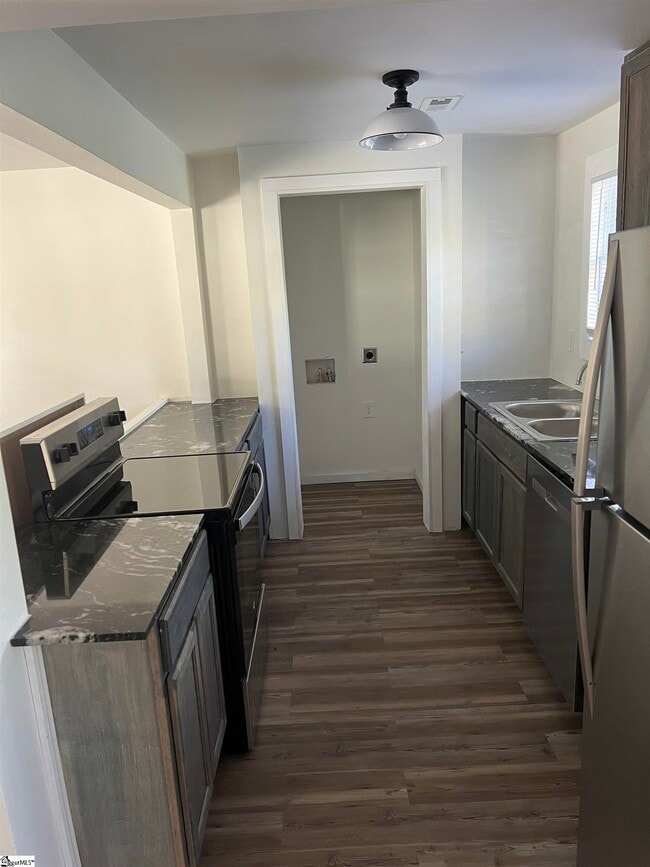 530 Peronneau St in Spartanburg, SC - Building Photo - Building Photo