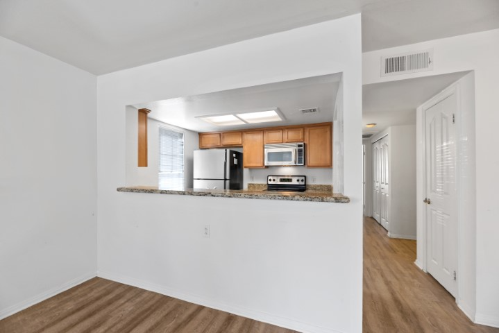 15054 Avenida Venusto in San Diego, CA - Building Photo