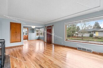 7315 N Van Houten Ave in Portland, OR - Building Photo - Building Photo