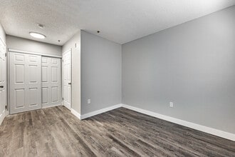 Sereno Hills in Los Angeles, CA - Foto de edificio - Interior Photo