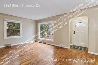 1542 River Terrace in East Lansing, MI - Building Photo - Building Photo