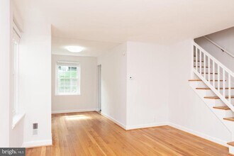 2812 S Abingdon St in Arlington, VA - Building Photo - Building Photo