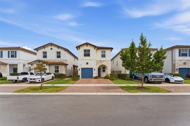 2284 NW 130th St in Miami, FL - Building Photo - Building Photo