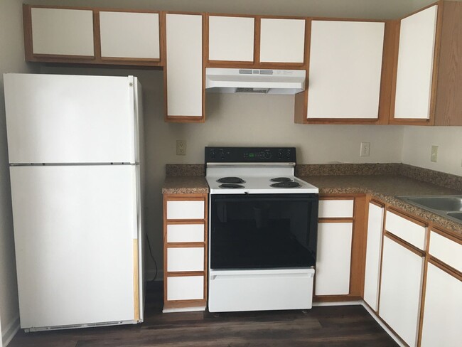 235-237 Donald Ross Dr in Raleigh, NC - Building Photo - Building Photo