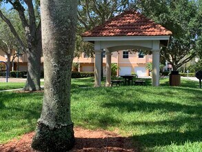 2058 Alta Meadows Ln in Delray Beach, FL - Building Photo - Building Photo