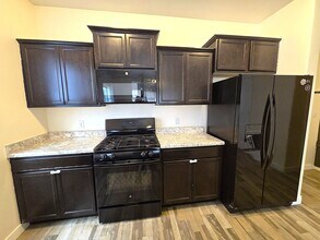 34 E Legacy Pkwy in Saratoga Springs, UT - Building Photo - Building Photo