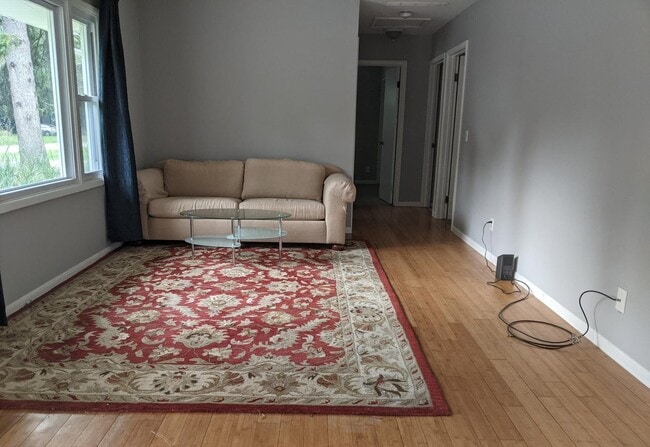 1541 Ann St in East Lansing, MI - Foto de edificio - Building Photo