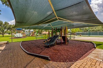 2779 Forest Point Dr in League City, TX - Building Photo - Building Photo