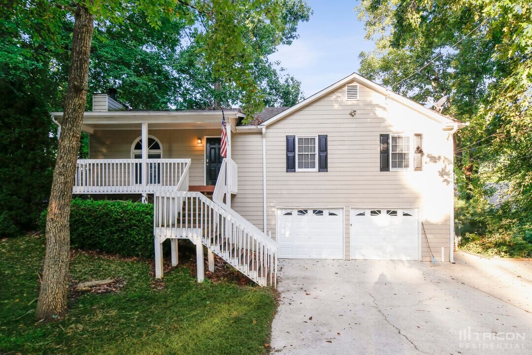615 Water Way Trail in Powder Springs, GA - Building Photo