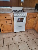 422 Seabreeze Dr, Unit Studio in St. Simons Island, GA - Building Photo