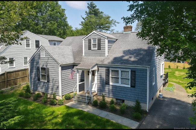 29 Ridgeley St in Darien, CT - Building Photo - Building Photo