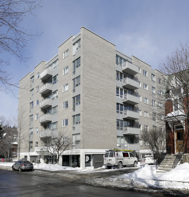 Savoy Plaza Apartments in Westmount, QC - Building Photo - Building Photo