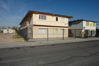 216 W Philadelphia Ave in Las Vegas, NV - Building Photo - Building Photo