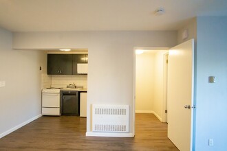 3717 S Corbett Ave in Portland, OR - Building Photo - Building Photo