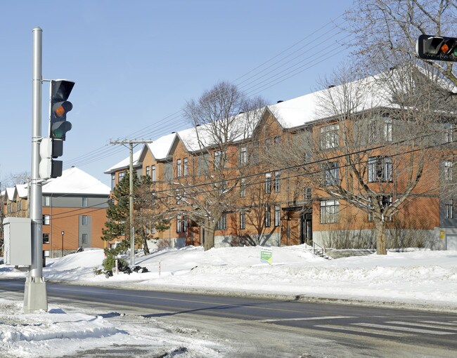 181-195 Bouchard Boul in Dorval, QC - Building Photo - Building Photo