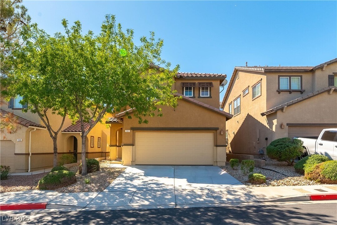 151 Afternoon Rain Ave in Henderson, NV - Foto de edificio