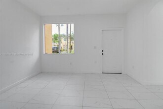 1543 SE 24th Ct in Homestead, FL - Building Photo - Building Photo