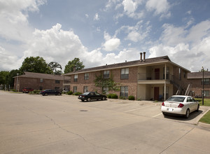 Sweetser Properties in Fayetteville, AR - Foto de edificio - Building Photo