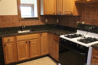 18-18 Woodland St in New Haven, CT - Building Photo - Building Photo