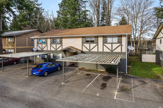 4409 76th Ave W in University Place, WA - Building Photo - Building Photo