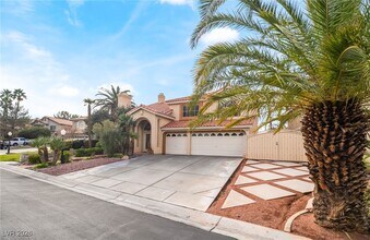 2408 Legacy Island Cir in Henderson, NV - Building Photo - Building Photo