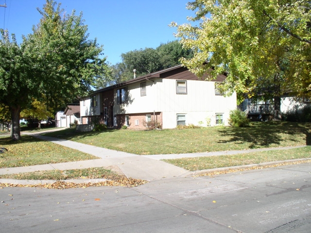 800 W 4th St in Sioux Falls, SD - Building Photo