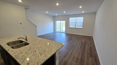 217 Kenoot Dr in Mcdonough, GA - Building Photo - Building Photo