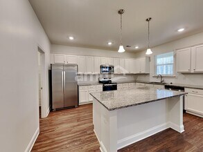 574 Pointe Dr in Dallas, GA - Building Photo - Building Photo