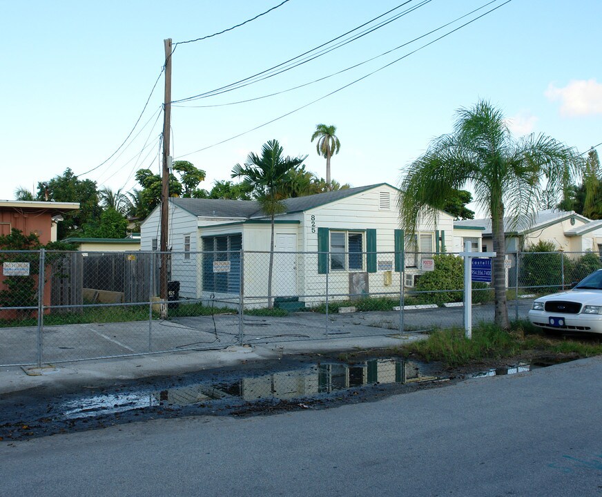 825 NE 17th Ter in Fort Lauderdale, FL - Building Photo