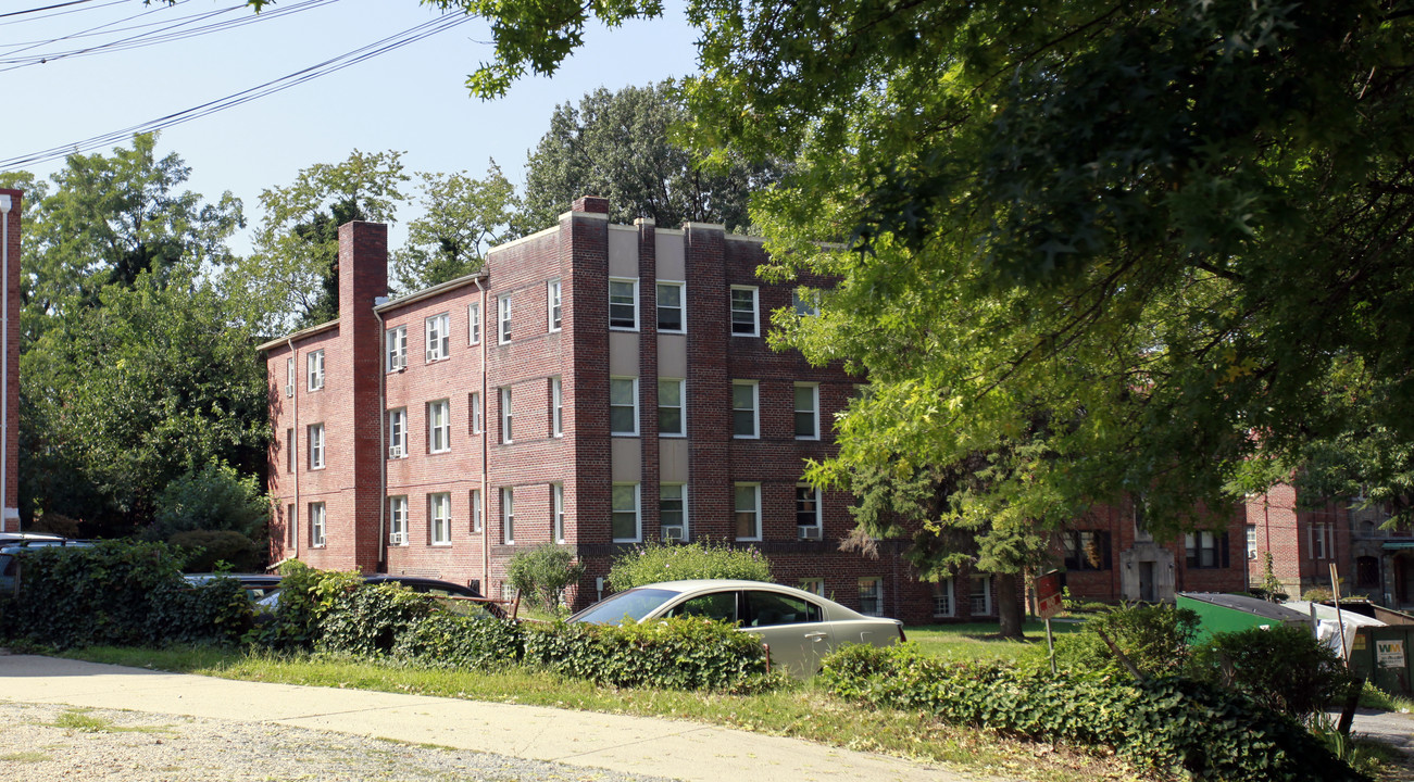 1370 Fort Stevens Dr NW in Washington, DC - Building Photo