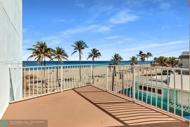 300 Oregon St in Hollywood, FL - Foto de edificio - Building Photo