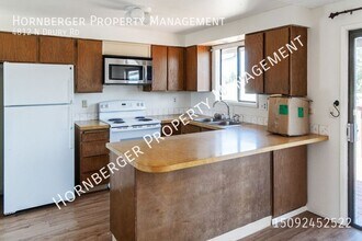 4812 N Drury Rd in Otis Orchards, WA - Foto de edificio - Building Photo