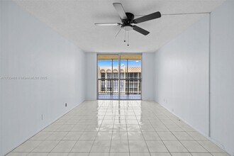 851 Three Islands Boulevard in Hallandale Beach, FL - Building Photo - Building Photo