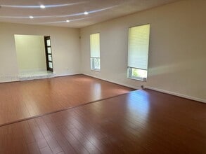 9480 SW 99th St in Miami, FL - Building Photo - Building Photo