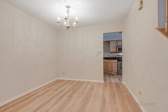 1291 Orleans Dr in Mundelein, IL - Building Photo - Building Photo