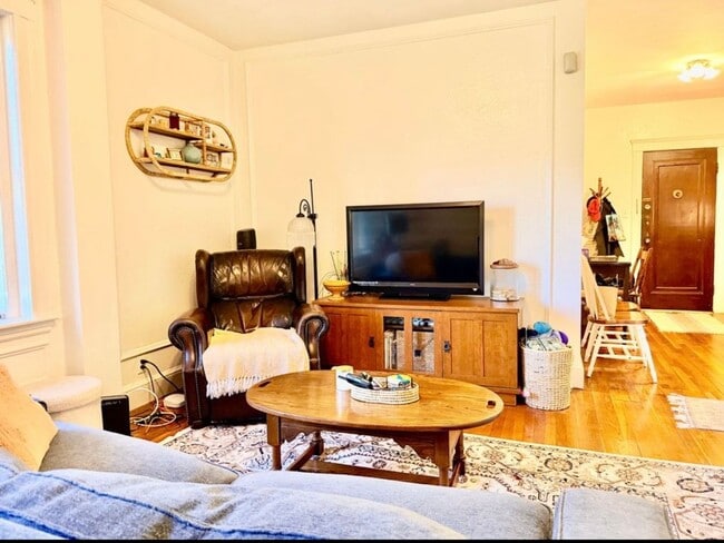 property at 2009 Commonwealth Ave