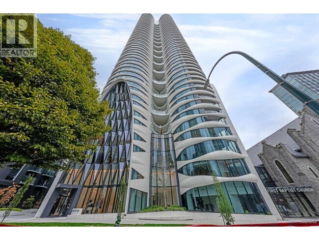 1033 Nelson St. in Vancouver, BC - Building Photo - Building Photo