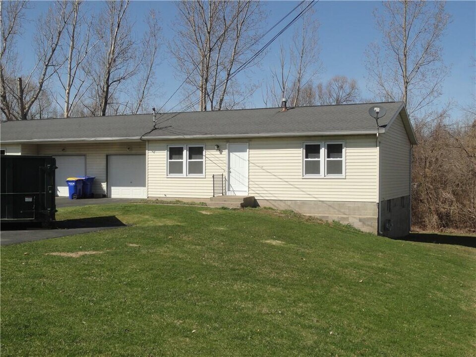 3514 Brockport Spencerport Rd in Spencerport, NY - Building Photo