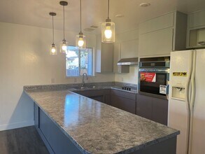 211 Fargo Way in Folsom, CA - Building Photo - Building Photo