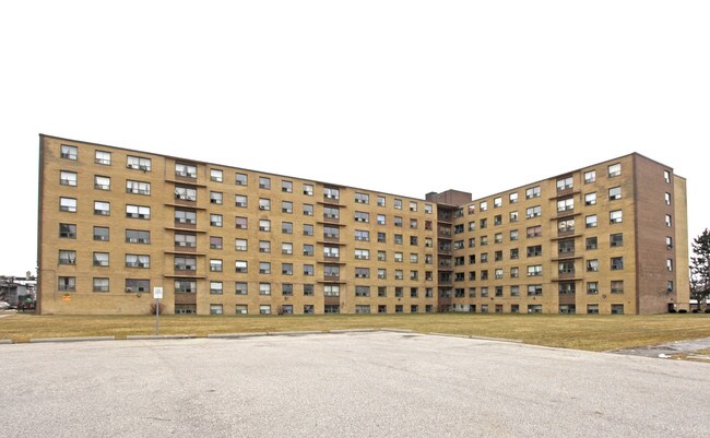 Benville Court Apartments in Toronto, ON - Building Photo - Building Photo