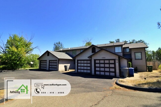 5385 Vly Rdg Dr in Redding, CA - Foto de edificio - Building Photo