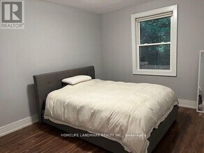 344 Horsham Ave in Toronto, ON - Building Photo - Building Photo