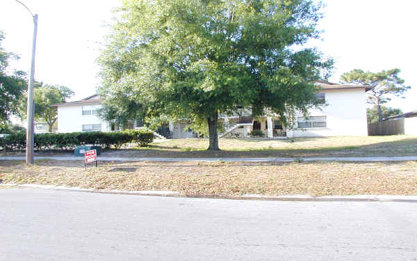 Skycrest Green in Clearwater, FL - Building Photo