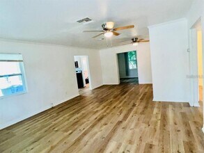 1247 Davis Rd in Dunedin, FL - Building Photo - Building Photo