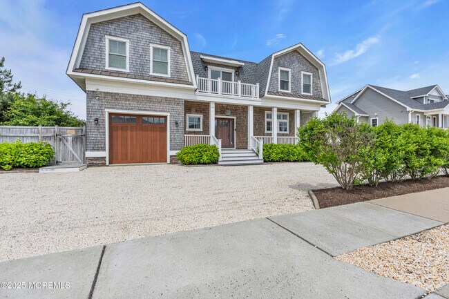 135 NJ-35 in Mantoloking, NJ - Building Photo - Building Photo