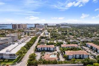 Windsor Biscayne Shores in Miami, FL - Foto de edificio - Building Photo