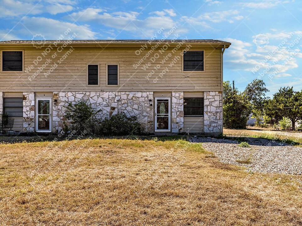 901 Glass Dr in Leander, TX - Building Photo