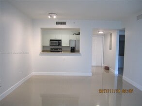 117 NW 42nd Ave in Miami, FL - Building Photo - Building Photo